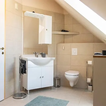 Telihold Apartman דירה ולנצה
