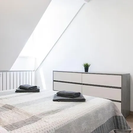 Telihold Apartman Apartman