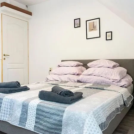 דירה Telihold Apartman ולנצה