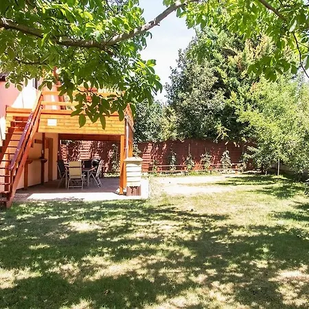 Telihold Apartman Apartman